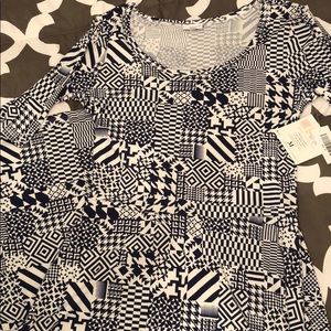 BNWT Lularoe Ana in houndstooth graphic, medium